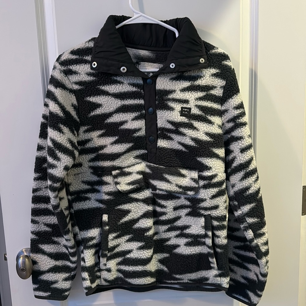Billabong White and Black fleece Switchback Mock Neck Fleece